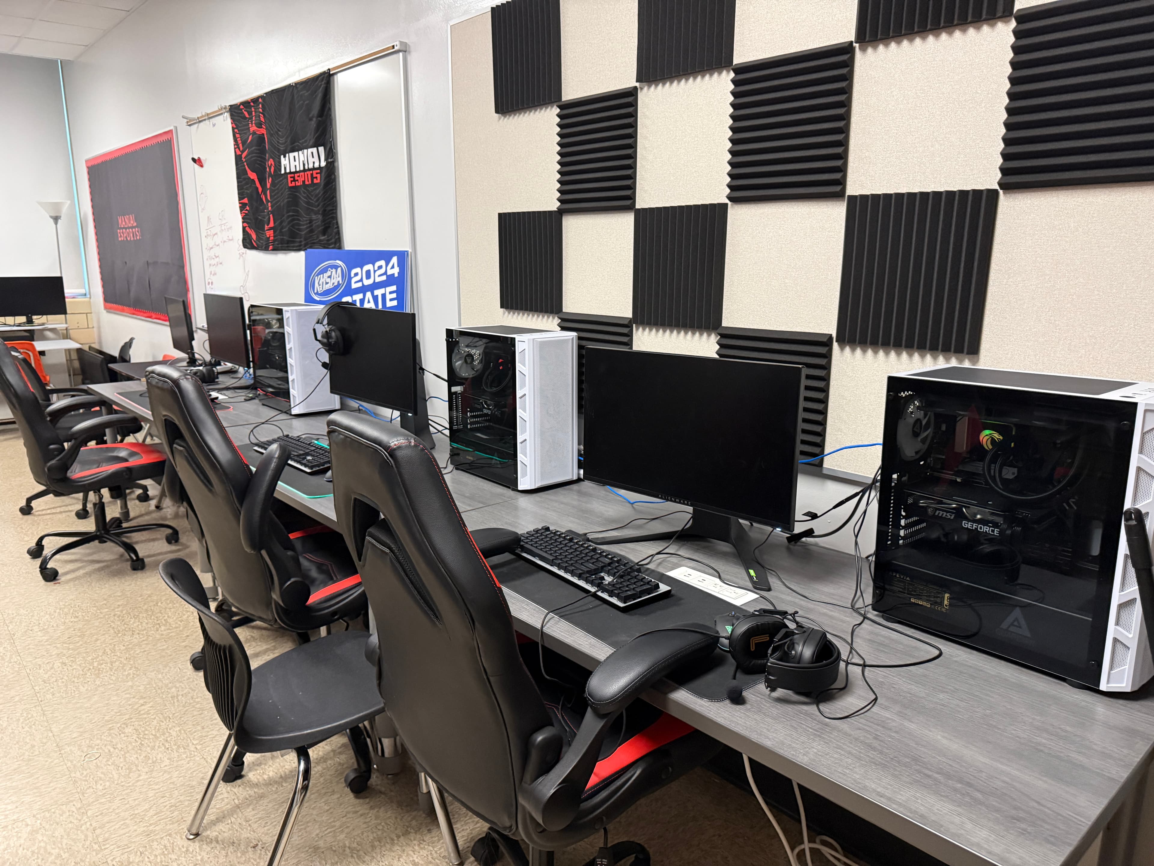 duPont Manual Esports Lab - Gaming Stations