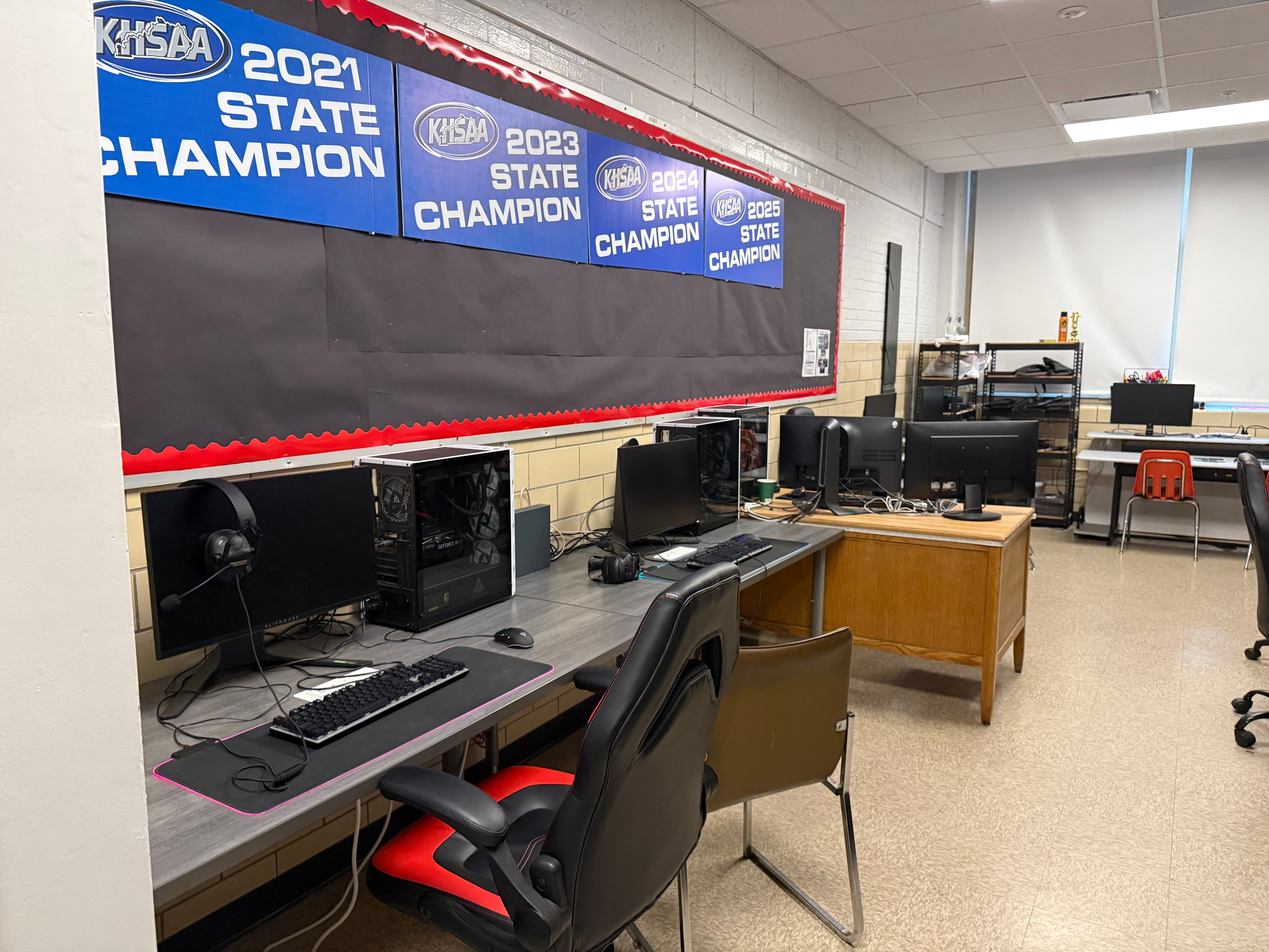 duPont Manual Esports Lab - Team Area